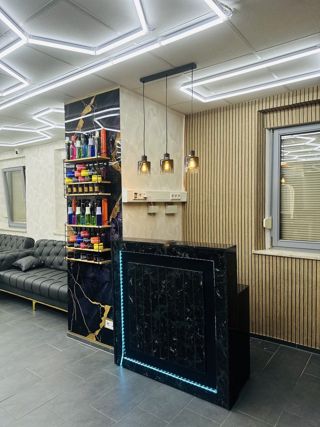 20 UR Barbershop