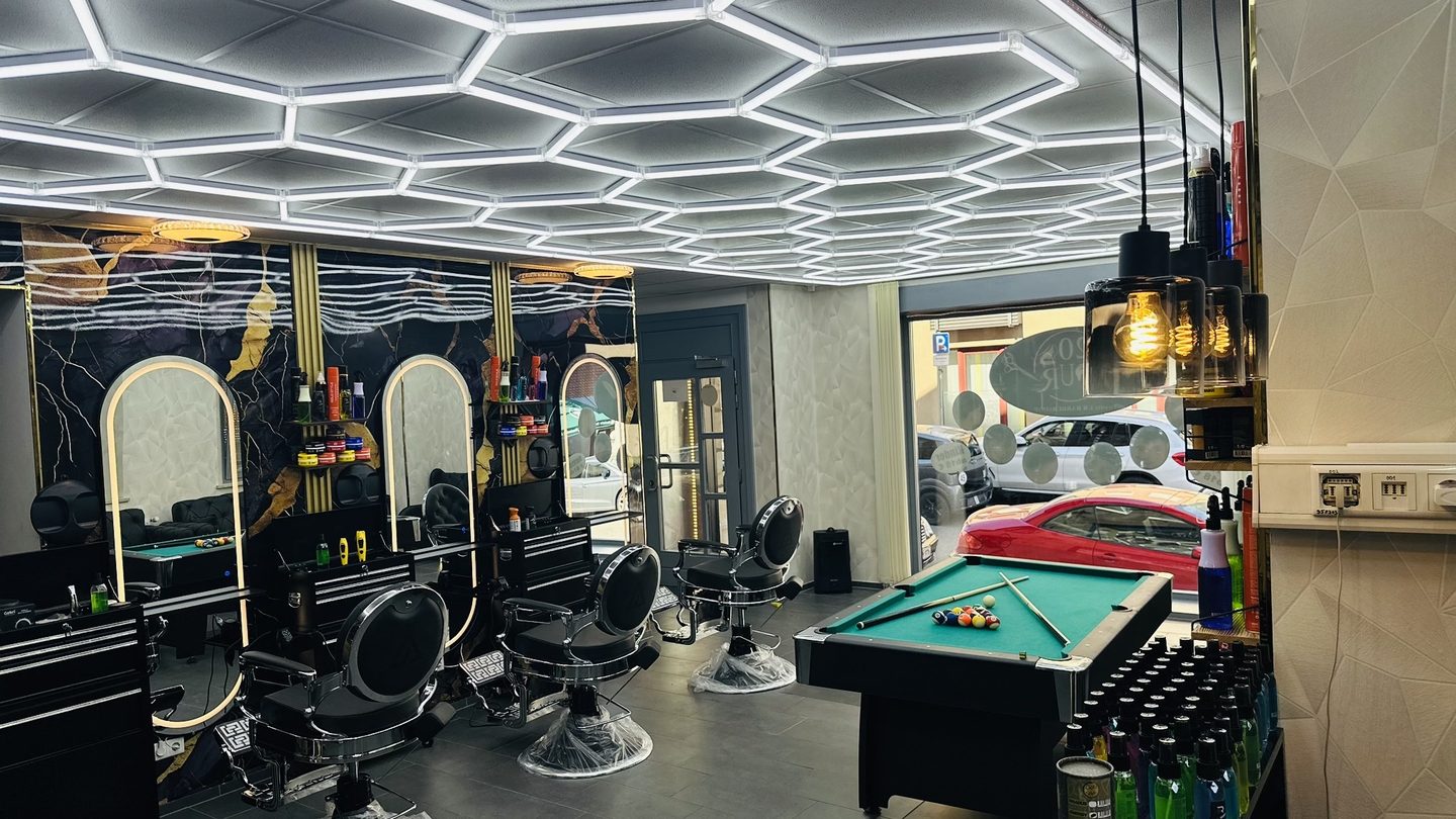 20 UR Barbershop